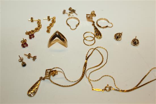 Two 18ct gold fine neck chains, pair 18ct gold & diamond stud earrings & 5 pairs 9ct gold stud earrings, etc (2 gem-set)